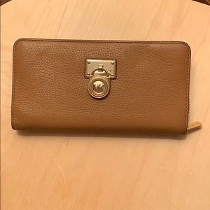 Michael Kors beige wallet